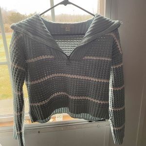 Cropped mint green/white sweater